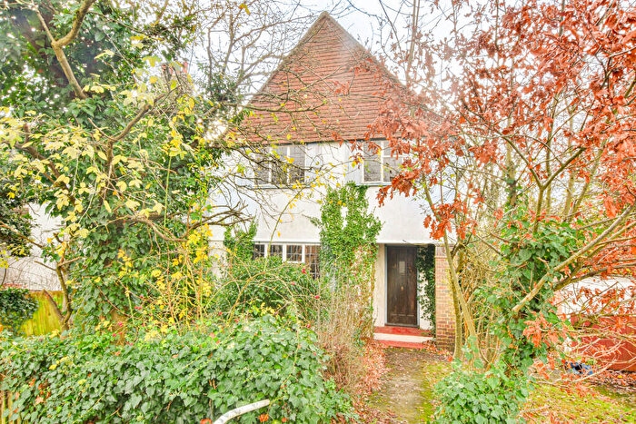 3 Bedroom Detached House For Sale In Highfields, Great Dunmow, CM6