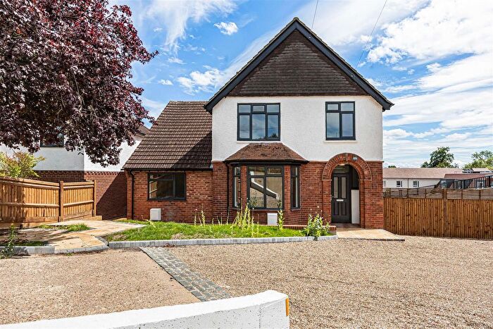 5 Bedroom Detached House For Sale In Henley Road, Caversham, Reading, RG4