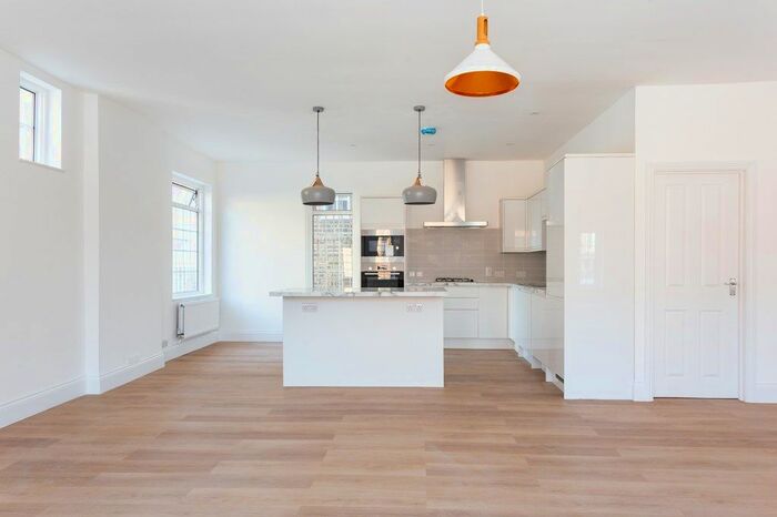 2 Bedroom Flat To Rent In A, Park Hill SW4