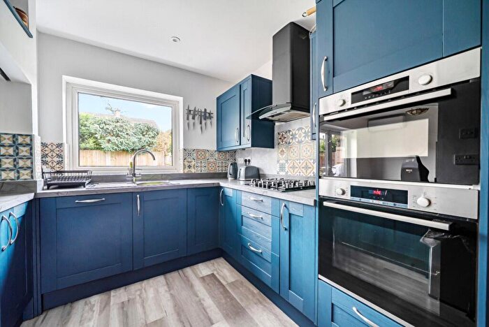 4 Bedroom Detached House To Rent In Vincent Close, Fetcham, Leatherhead, KT22