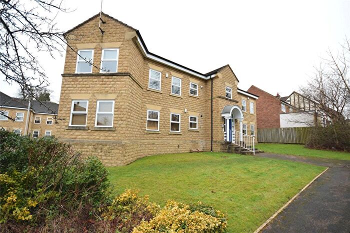 2 Bedroom Flat To Rent In Oaklands Fold, Adel, Leeds, West Yorkshire, LS16
