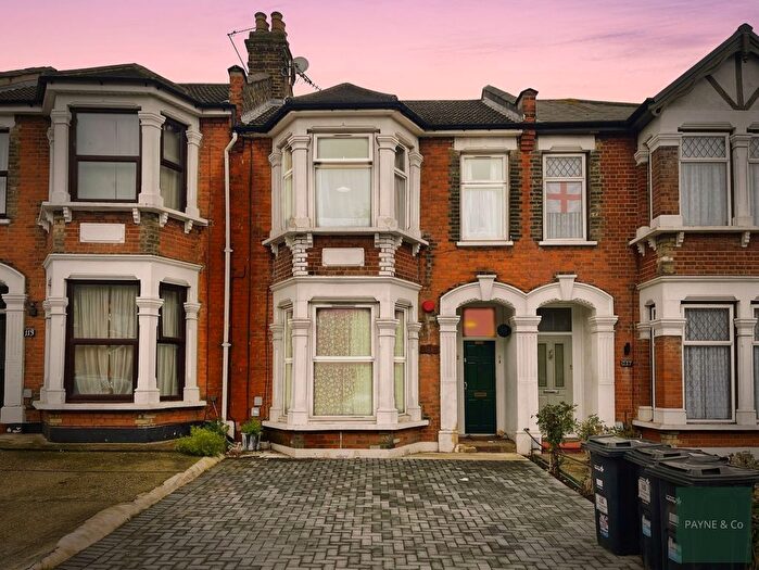 4 Bedroom Terraced House For Sale In De Vere Gardens, Ilford, IG1