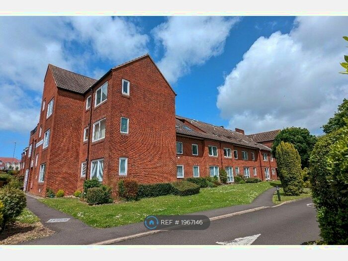 1 Bedroom Flat To Rent In Homewater House, Waterlooville, PO7