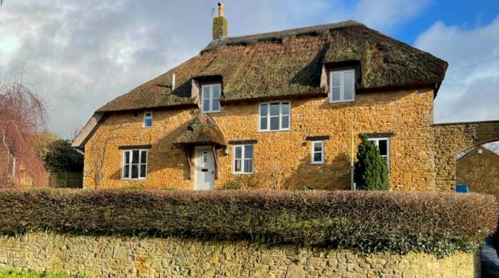 4 Bedroom Detached House To Rent In Queen Street, Yeovil, BA22