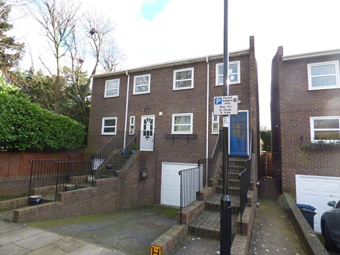 3 Bedroom Terraced House To Rent In Arran Mews, Ealing, London, W5