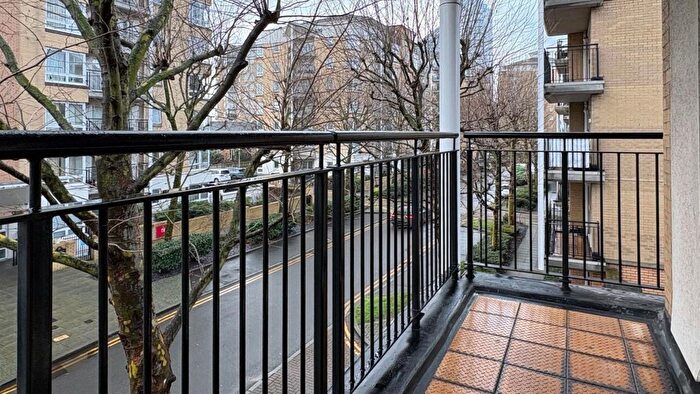 2 Bedroom Flat To Rent In Newport Avenue, London, E14