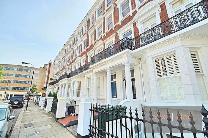 2 Bedroom Flat To Rent In Maclise Road, West Kensington, W14