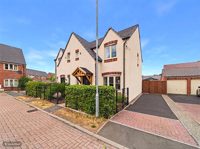 3 Bedroom Semi-Detached House For Sale In Deane Drive, Whittington, Worcester, Worcestershire, WR5
