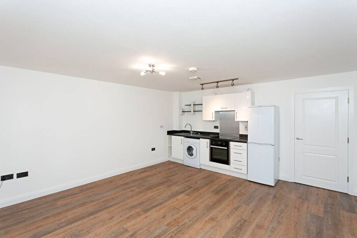 1 Bedroom Flat To Rent In Hollingsworth Mews, Watford, WD25