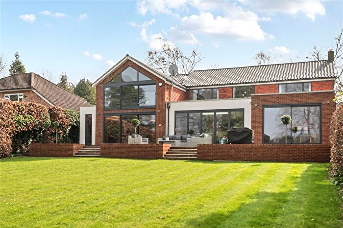5 Bedroom Detached House For Sale In Rookery Close, Fetcham, KT22