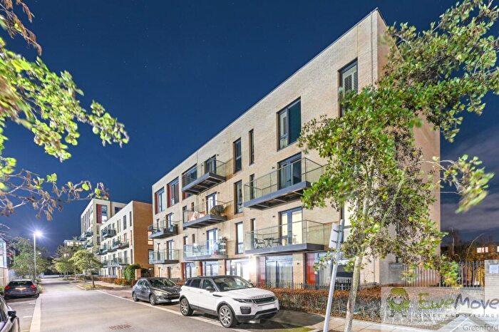 2 Bedroom Apartment For Sale In Metropolitan Court, Hayling Way, Edgware, HA8