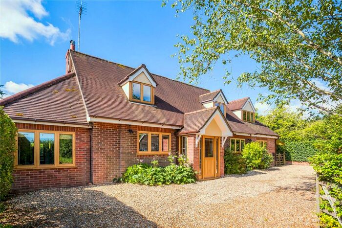 4 Bedroom Detached House For Sale In Stoke Row, Henley-on-Thames, Oxfordshire, RG9