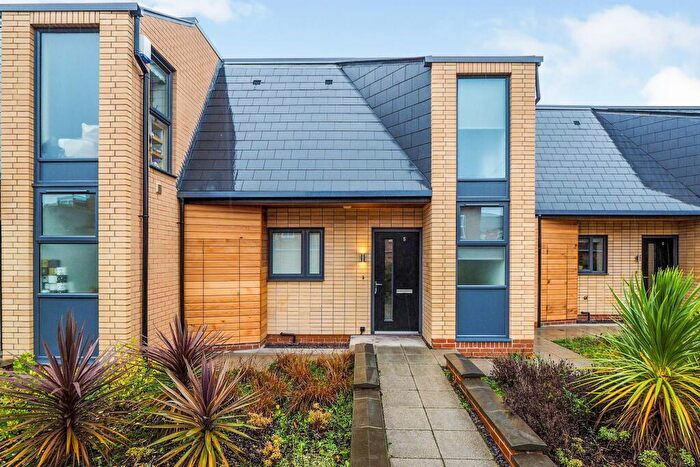 3 Bedroom Semi-Detached House To Rent In West Place Court, West Bridgford, NG2