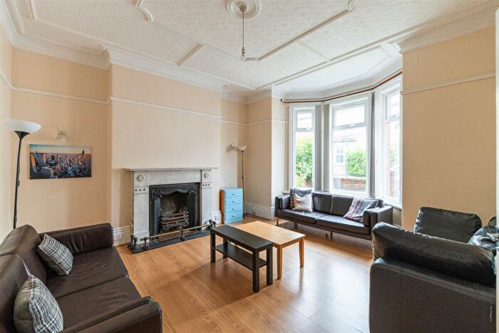 7 Bedroom Terraced House To Rent In Devonshire Place, Newcastle Upon Tyne, NE2