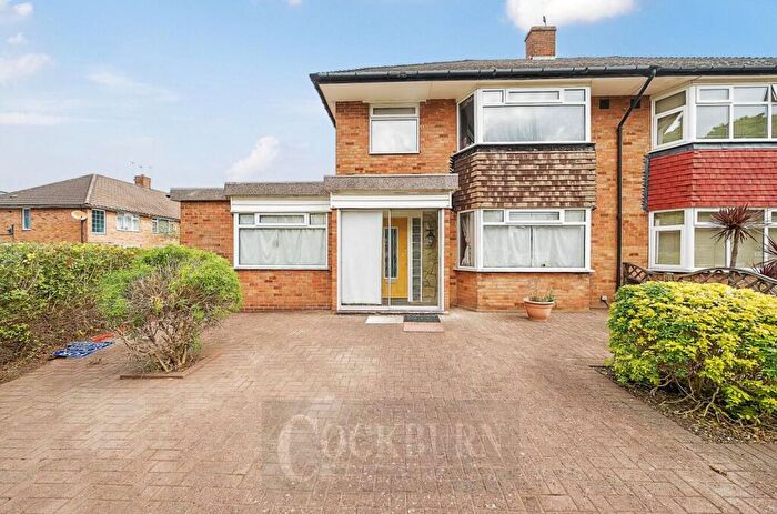 4 Bedroom Semi Detached House For Sale In Porcupine Close, London, SE9
