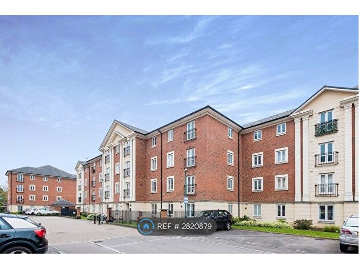 2 Bedroom Flat To Rent In Brunel Crescent, Swindon, SN2