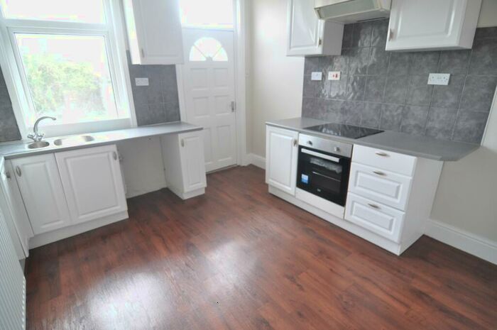 2 Bedroom House To Rent In Pearsons Fields, Wombwell, S73