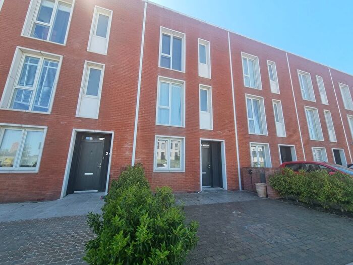 4 Bedroom Terraced House To Rent In South Loop Park, Ladywood, Birmingham, B16