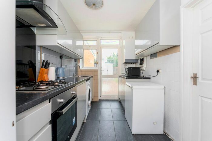 3 Bedroom Terraced House To Rent In Hetherington Close, Slough, SL2