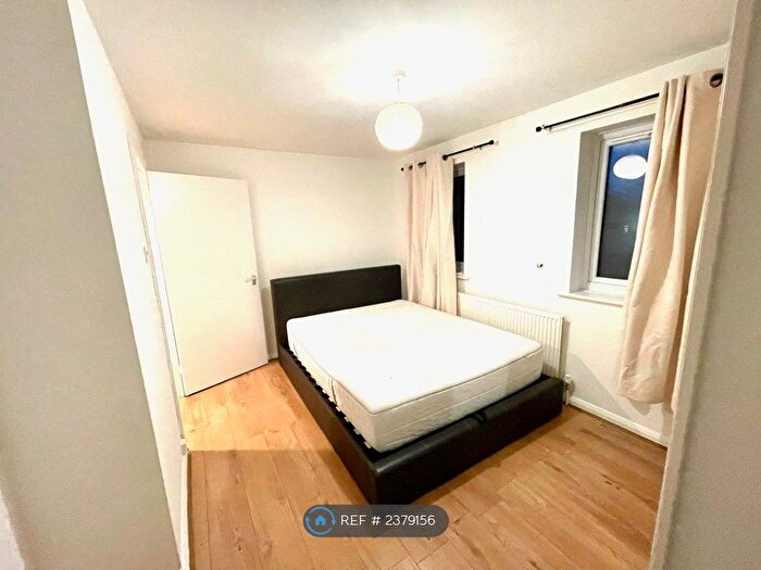 1 Bedroom Flat To Rent In Witts House, Kingston Upon Thames, KT1