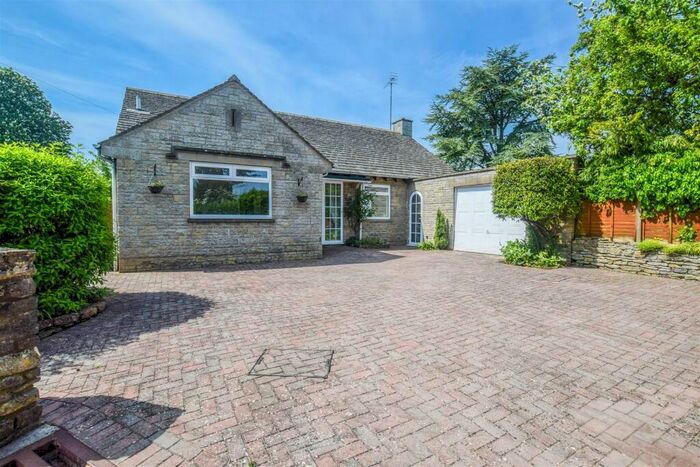 3 Bedroom Detached Bungalow For Sale In The Street, Hullavington, SN14