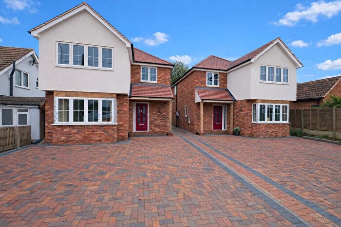 4 Bedroom Detached House For Sale In Burnham Road, Hullbridge, Essex, SS5