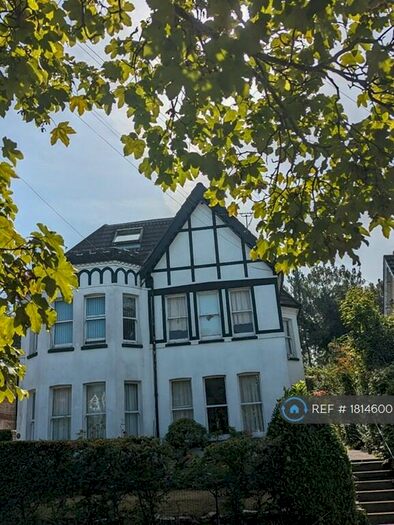 2 Bedroom Flat To Rent In Attic, Bournemouth, BH4