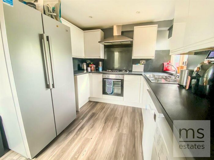 5 Bedroom Semi-Detached House To Rent In Harby Drive, Nottingham, NG8