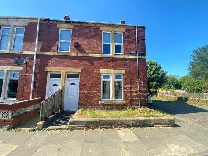 2 Bedroom Flat For Sale In Gosforth Terrace, Gateshead, NE10