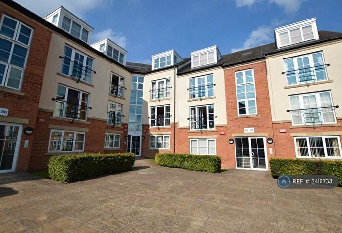 2 Bedroom Flat To Rent In Henconner Lane, Bramley, Leeds, LS13