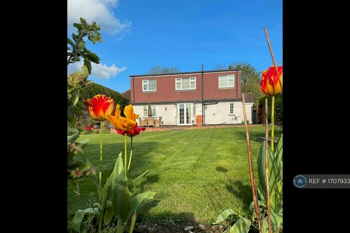 3 Bedroom Detached House To Rent In Brook Road, Guildford, GU4