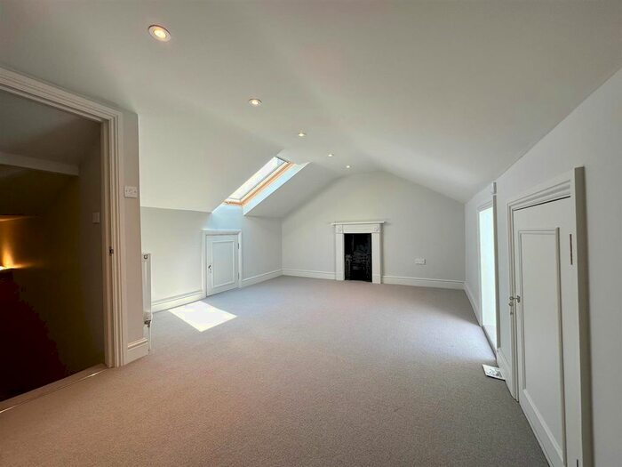 5 Bedroom Property To Rent In Portland Street, Cheltenham, GL52