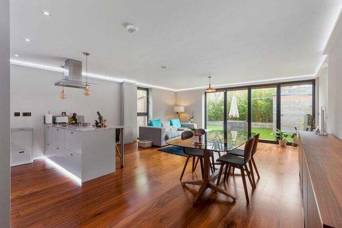 2 Bedroom Flat To Rent In Lordship Lane, London, SE22