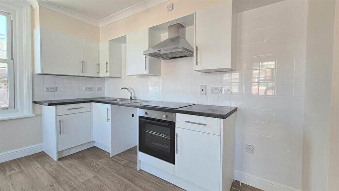2 Bedroom Apartment To Rent In High Street, Cosham, PO6