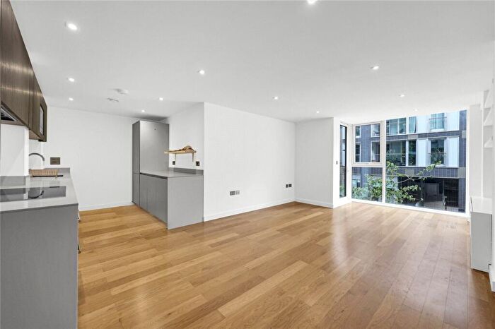 3 Bedroom Apartment To Rent In Spenlow Apartments, N1