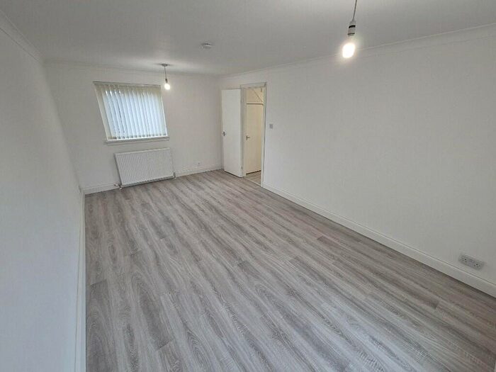 5 Bedroom Terraced House To Rent In Craigside Place, G68
