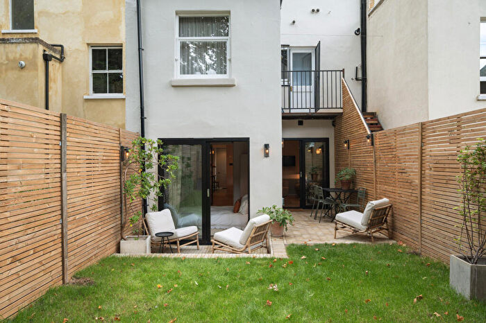 2 Bedroom Flat For Sale In Sandringham Road, Hackney, London, E8