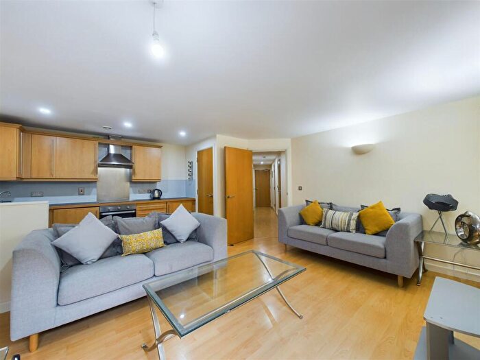 2 Bedroom Apartment To Rent In Velocity South, City Walk, Leeds, LS11