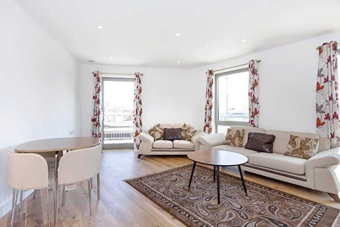 2 Bedroom Apartment To Rent In Bywell Place, E16