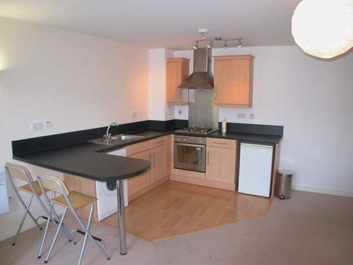 2 Bedroom Apartment To Rent In Park West, Nottingham, NG7