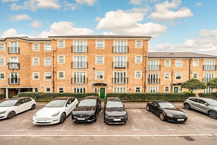 2 Bedroom Flat To Rent In White Lodge Close, Isleworth, TW7