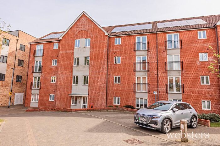 2 Bedroom Flat For Sale In Brazen Gate, Norwich, NR1