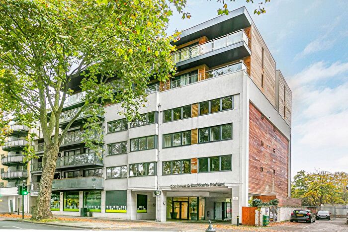 2 Bedroom Flat To Rent In Chiswick High Road, London, W4