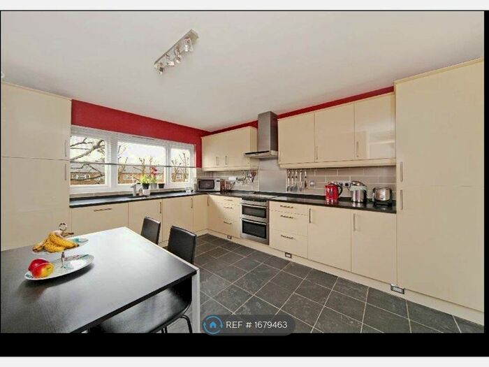 3 Bedroom Terraced House To Rent In Turenne Close, London, SW18