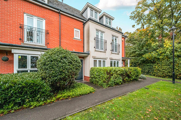 3 Bedroom Terraced House For Sale In Palace Way, Woking, Surrey, GU22