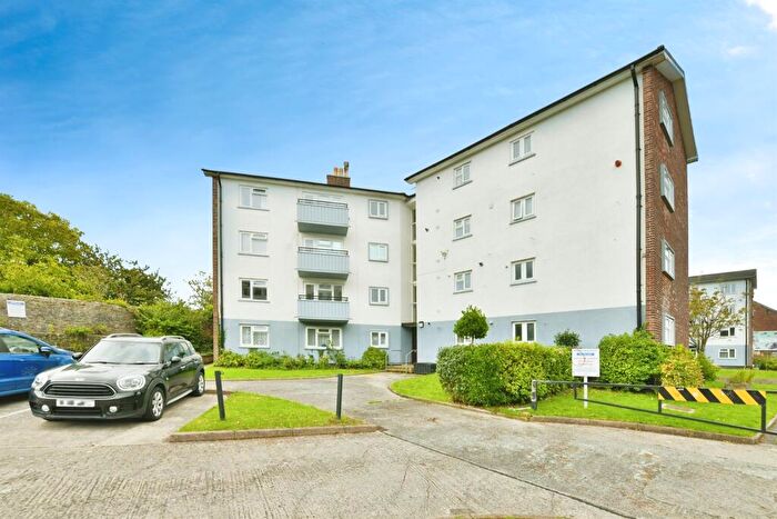 2 Bedroom Flat For Sale In West Hoe Road, Plymouth, PL1