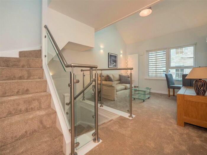 2 Bedroom Flat To Rent In Broughton Street Lane, Edinburgh, EH1