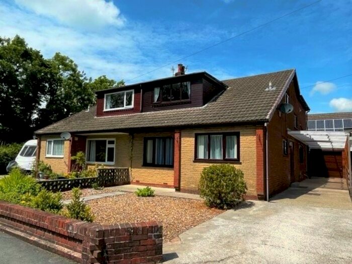 4 Bedroom Semi-Detached Bungalow To Rent In Cedar Close, Grimsargh, Preston, PR2