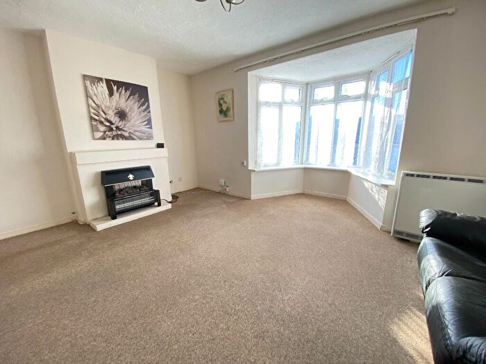 2 Bedroom Flat To Rent In Redoubt Road, Eastbourne, East Sussex, BN22