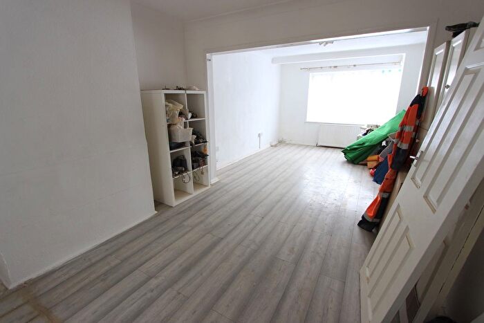 1 Bedroom Terraced House To Rent In Alma Road, Enfield, EN3